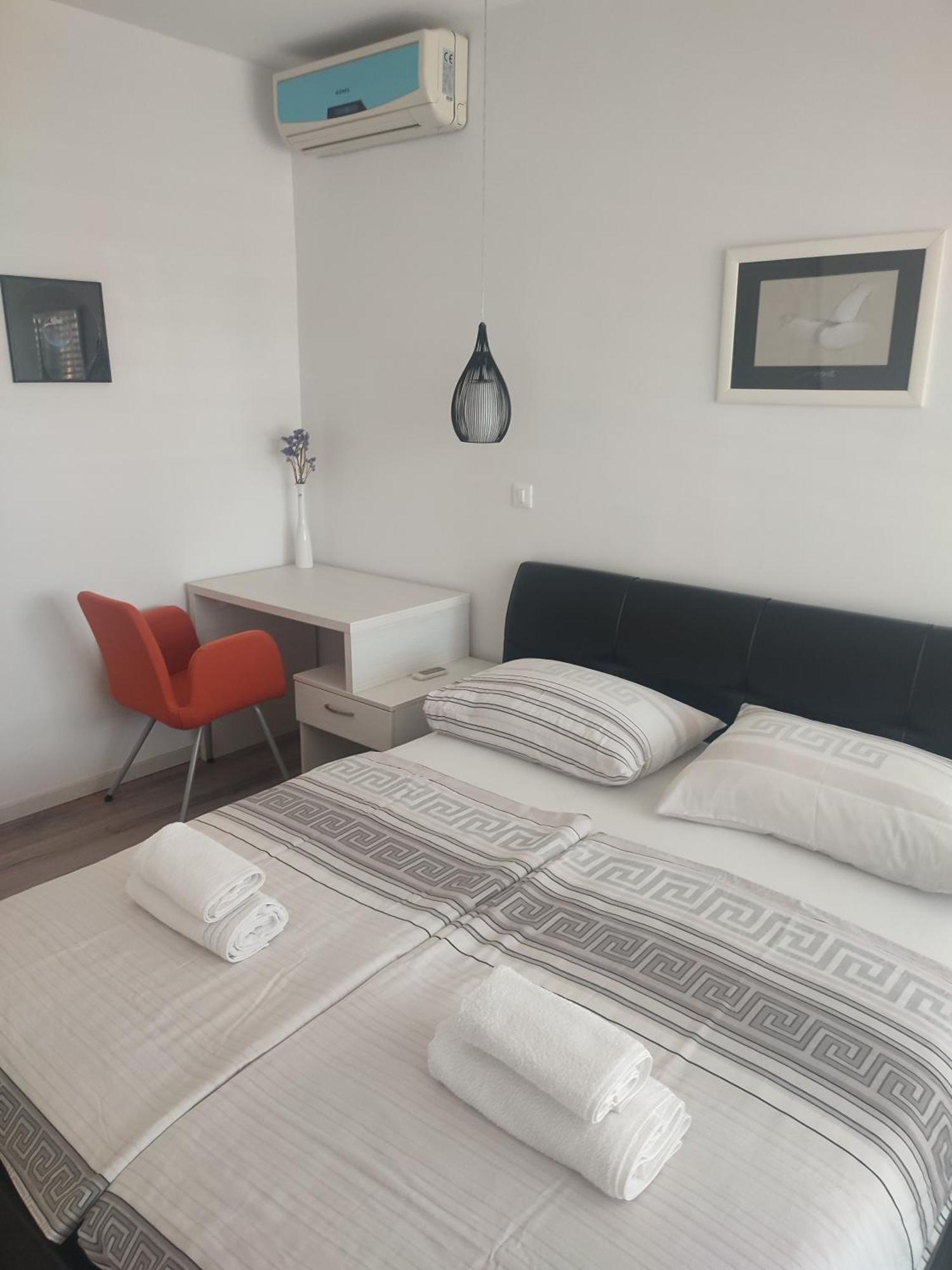 Biuk Apartments ノヴィ・ヴィノドロスキー 部屋 写真